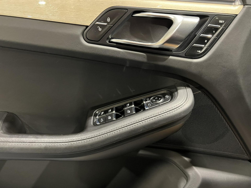 Photo 23 de l'offre de PORSCHE MACAN Turbo 3.6 V6 400 ch PDK à 43990€ chez VL Auto