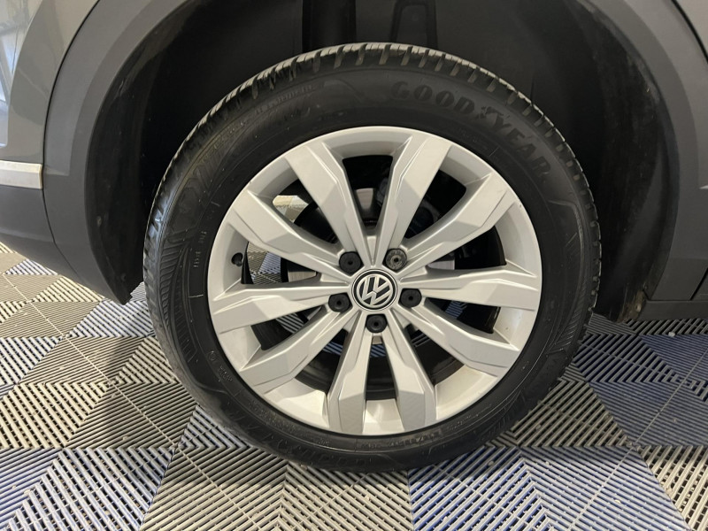 Photo 16 de l'offre de VOLKSWAGEN T-ROC 1.5 TSI 150 EVO Start/Stop  Carat à 17990€ chez VL Auto