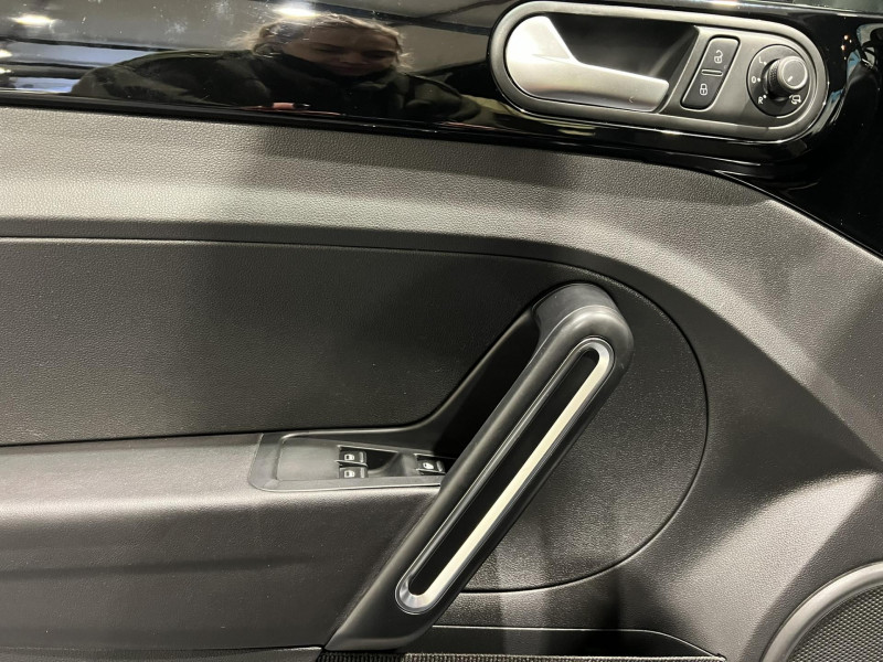 Photo 23 de l'offre de VOLKSWAGEN COCCINELLE Cabriolet 1.4 TSI 150 BMT Couture DSG7 à 15990€ chez VL Auto