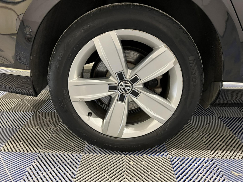 Photo 16 de l'offre de VOLKSWAGEN Passat SW 2.0 TDI 190 DSG7 Elegance à 22990€ chez VL Auto