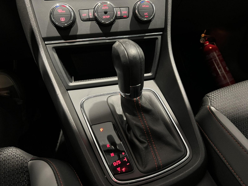 Photo 14 de l'offre de SEAT LEON ST 1.4 TSI 150 Start/Stop ACT FR DSG7 à 15990€ chez VL Auto