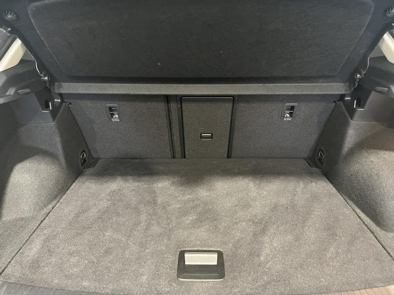 Photo 20 de l'offre de VOLKSWAGEN T-ROC 1.5 TSI 150 EVO Start/Stop  Carat à 17990€ chez VL Auto