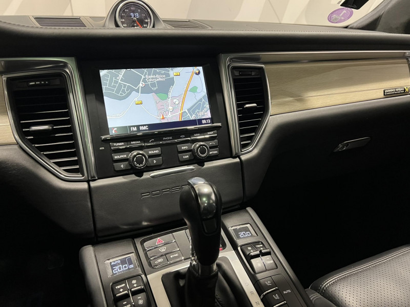 Photo 15 de l'offre de PORSCHE MACAN Turbo 3.6 V6 400 ch PDK à 43990€ chez VL Auto