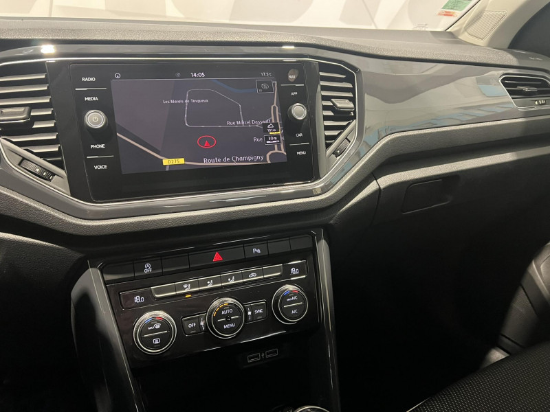 Photo 15 de l'offre de VOLKSWAGEN T-ROC 1.5 TSI 150 EVO Start/Stop  Carat à 17990€ chez VL Auto