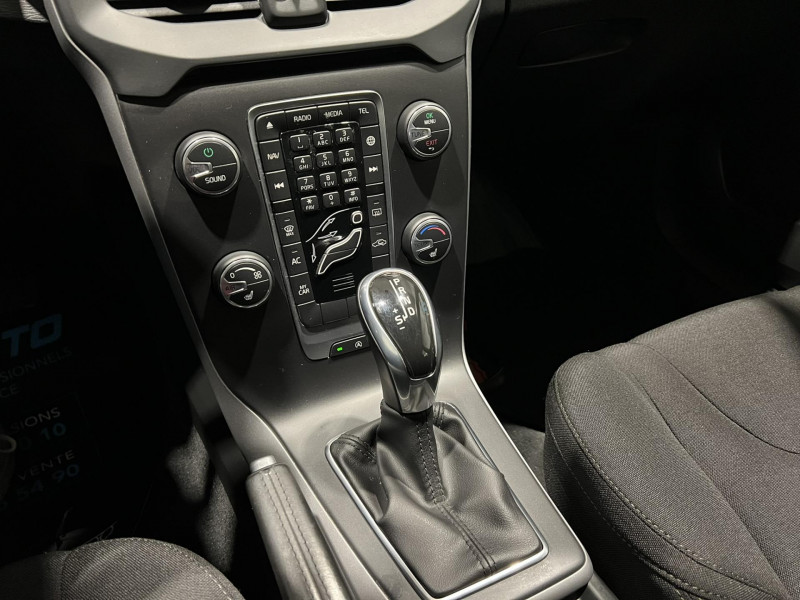 Photo 13 de l'offre de VOLVO V40 CROSS COUNTRY D2 115 Kinetic BVA à 15990€ chez VL Auto