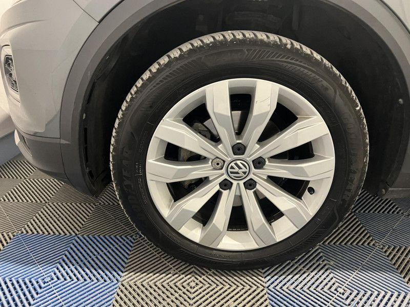 Photo 18 de l'offre de VOLKSWAGEN T-ROC 1.5 TSI 150 EVO Start/Stop  Carat à 17990€ chez VL Auto