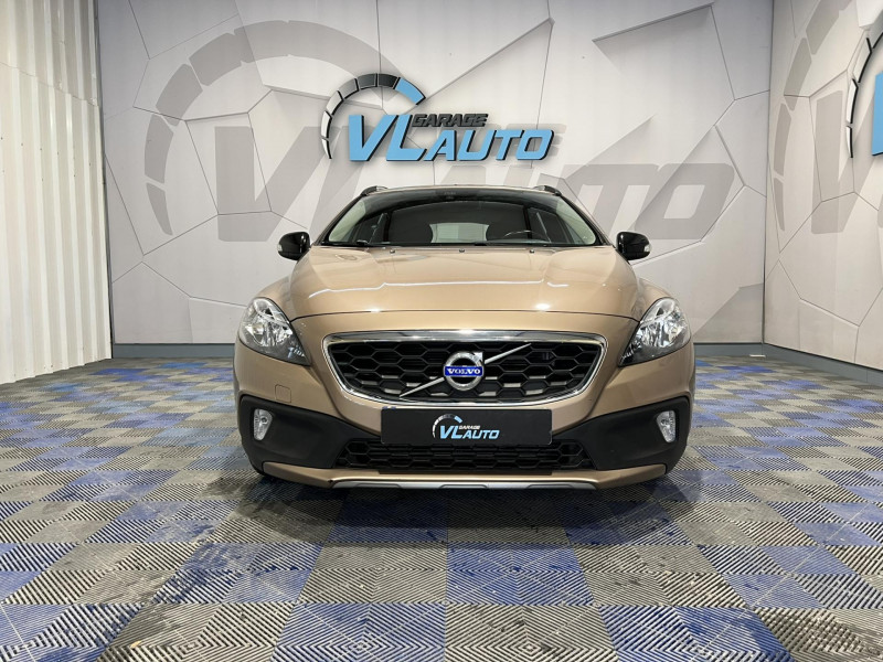 Photo 2 de l'offre de VOLVO V40 CROSS COUNTRY D2 115 Kinetic BVA à 15990€ chez VL Auto