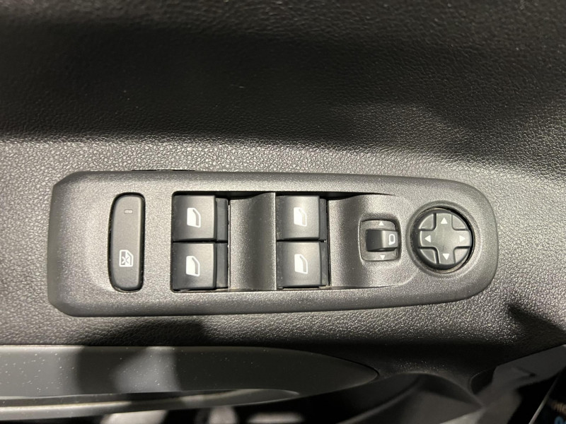 Photo 20 de l'offre de CITROEN BERLINGO Taille M BlueHDi 100 S&S BVM Feel à 16490€ chez VL Auto