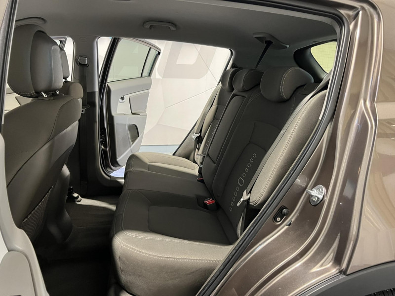 Photo 8 de l'offre de KIA SPORTAGE 2.0 CRDi 136 4WD Active BVA à 12990€ chez VL Auto