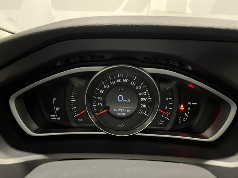 Photo 9 de l'offre de VOLVO V40 CROSS COUNTRY D2 115 Kinetic BVA à 15990€ chez VL Auto