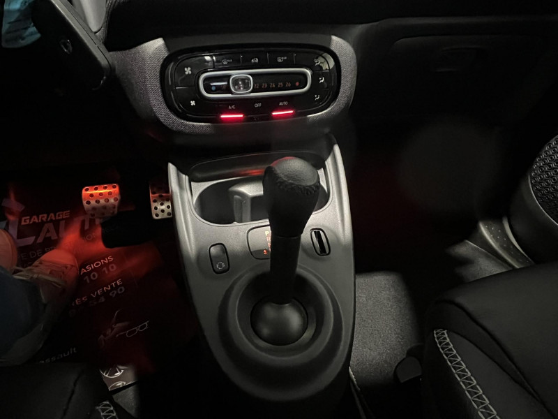 Photo 12 de l'offre de SMART FORTWO Coupé 0.9 90 ch S&S BA6 Brabus Style à 14490€ chez VL Auto