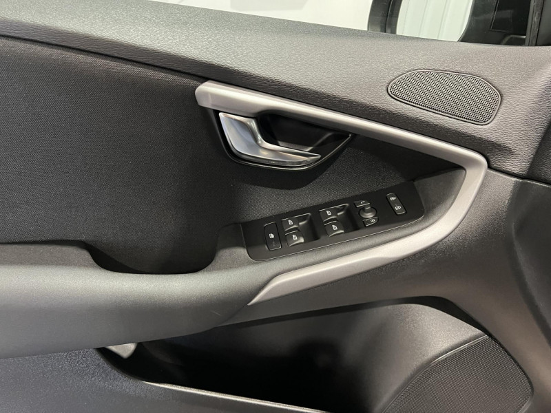 Photo 23 de l'offre de VOLVO V40 CROSS COUNTRY D2 115 Kinetic BVA à 15990€ chez VL Auto