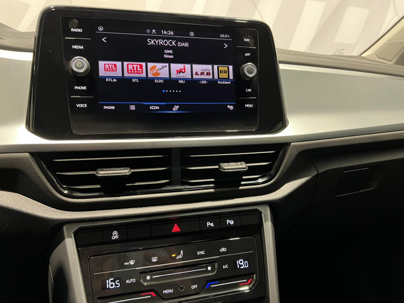 Photo 14 de l'offre de VOLKSWAGEN T-ROC 1.0 TSI 110 Start/Stop BVM6 Life à 21490€ chez VL Auto