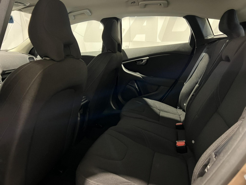 Photo 8 de l'offre de VOLVO V40 CROSS COUNTRY D2 115 Kinetic BVA à 15990€ chez VL Auto