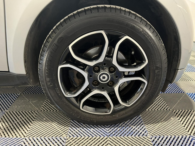 Photo 14 de l'offre de SMART FORTWO 0.9 90 ch S&S BA6 Prime à 11990€ chez VL Auto