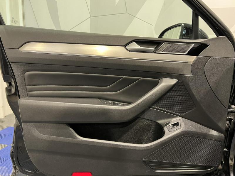 Photo 21 de l'offre de VOLKSWAGEN Passat SW 2.0 TDI 190 DSG7 Elegance à 22990€ chez VL Auto