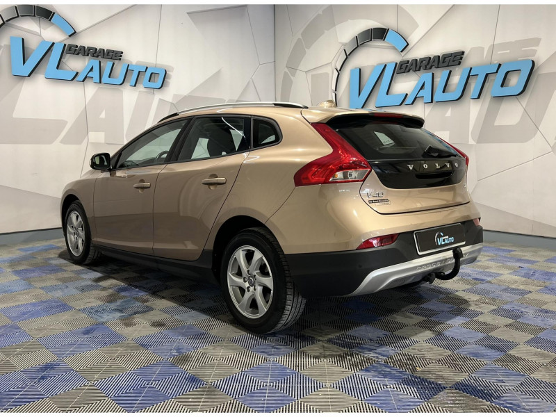 Photo 3 de l'offre de VOLVO V40 CROSS COUNTRY D2 115 Kinetic BVA à 15990€ chez VL Auto