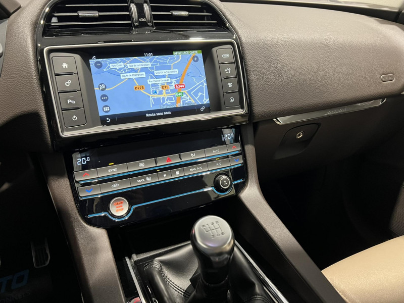 Photo 15 de l'offre de JAGUAR F-PACE 2.0 D - 180 AWD Prestige à 16990€ chez VL Auto