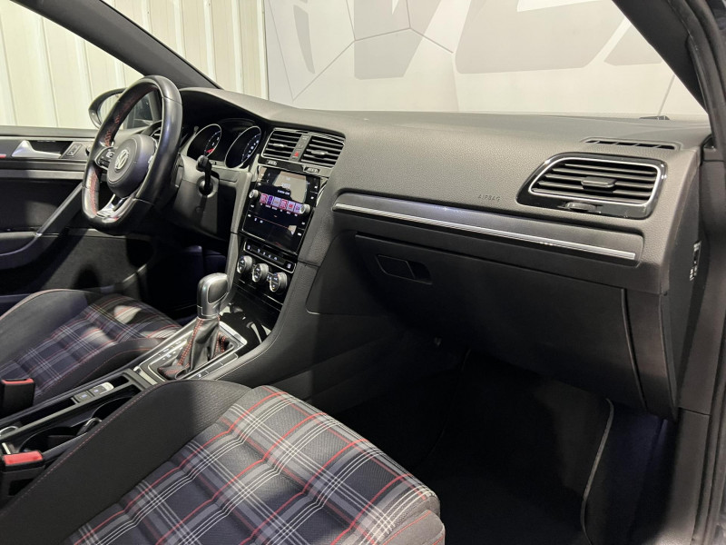 Photo 8 de l'offre de VOLKSWAGEN GOLF 2.0 TSI 245 DSG7 GTI Performance à 19990€ chez VL Auto