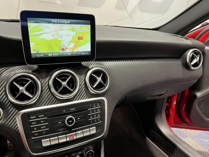 Photo 11 de l'offre de MERCEDES-BENZ CLASSE A 200 d 7G-DCT Fascination à 18990€ chez VL Auto
