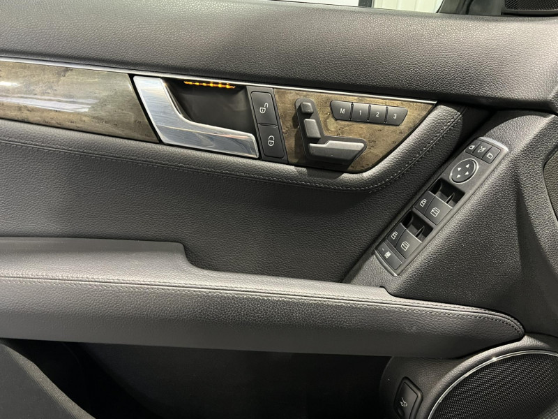 Photo 22 de l'offre de MERCEDES-BENZ CLASSE C 320 CDI Avantgarde 4-Matic BVA à 13990€ chez VL Auto