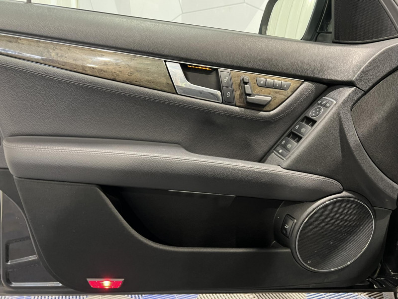Photo 20 de l'offre de MERCEDES-BENZ CLASSE C 320 CDI Avantgarde 4-Matic BVA à 13990€ chez VL Auto