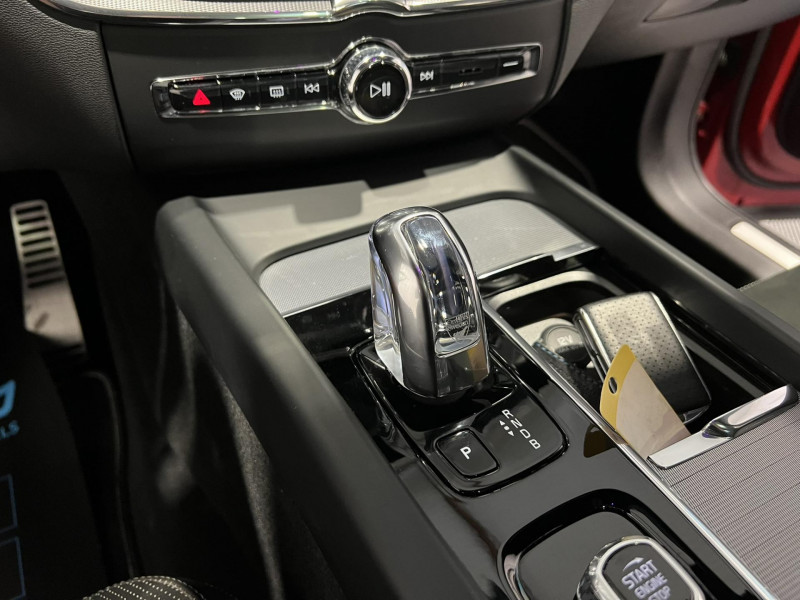 Photo 14 de l'offre de VOLVO XC60  T8 Twin Engine 303 ch + 87 ch Geartronic 8 R-Design à 33990€ chez VL Auto