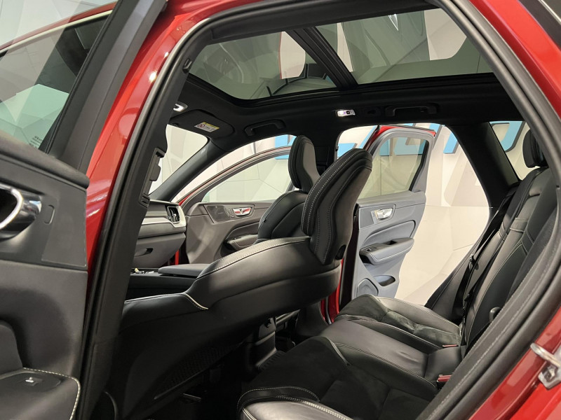 Photo 15 de l'offre de VOLVO XC60  T8 Twin Engine 303 ch + 87 ch Geartronic 8 R-Design à 33990€ chez VL Auto