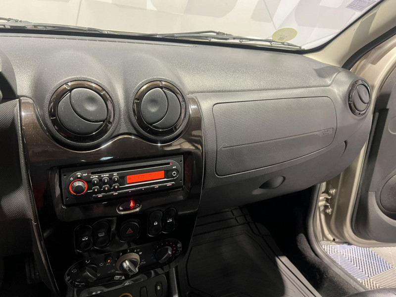 Photo 11 de l'offre de DACIA DUSTER 1.5 dCi 110 4x4 Prestige à 10990€ chez VL Auto