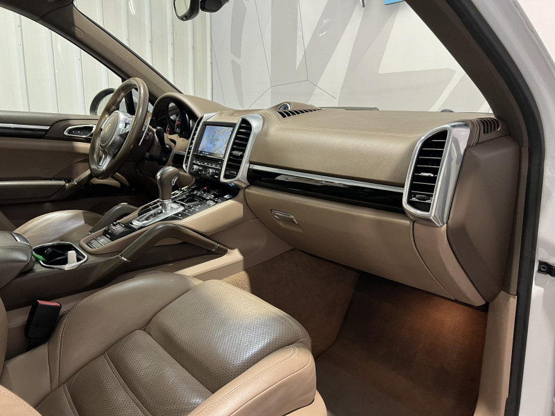 Photo 8 de l'offre de PORSCHE CAYENNE 3.0D V6 Tiptronic S BVA à 22990€ chez VL Auto