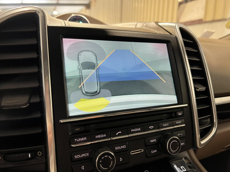Photo 18 de l'offre de PORSCHE CAYENNE 3.0D V6 Tiptronic S BVA à 22990€ chez VL Auto