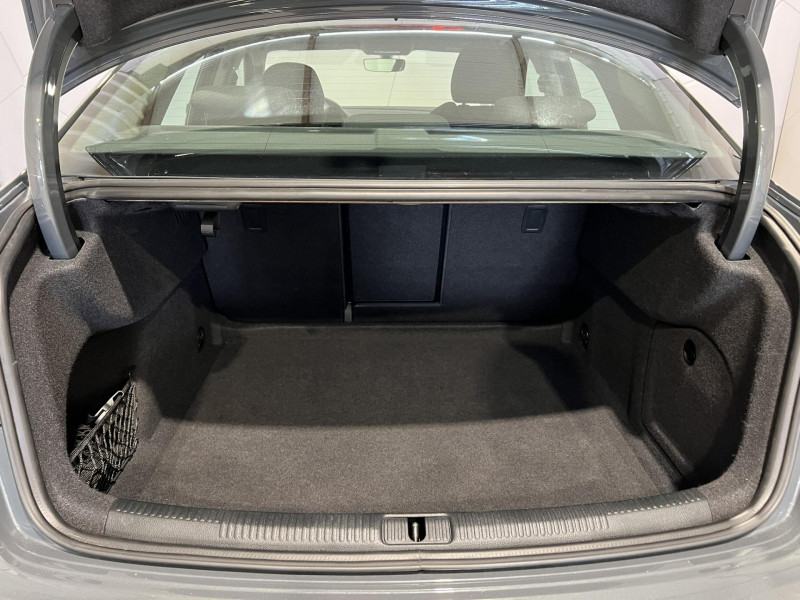 Photo 9 de l'offre de AUDI A3 BERLINE 35 TDI 150 S tronic 7 Sport à 21990€ chez VL Auto