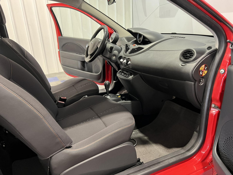 Photo 8 de l'offre de RENAULT TWINGO 1.2 16v 75 eco2 Dynamique Quickshift à 7490€ chez VL Auto