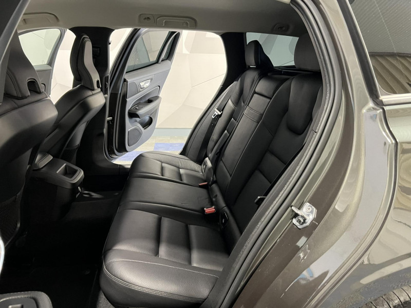 Photo 9 de l'offre de VOLVO V60  D4 190 ch Geartronic 8 Momentum à 22990€ chez VL Auto