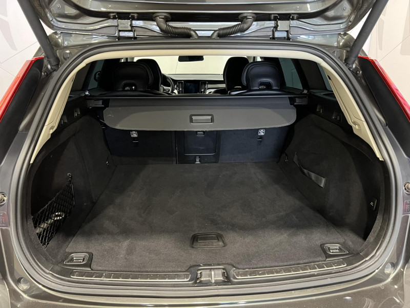 Photo 10 de l'offre de VOLVO V60  D4 190 ch Geartronic 8 Momentum à 22990€ chez VL Auto