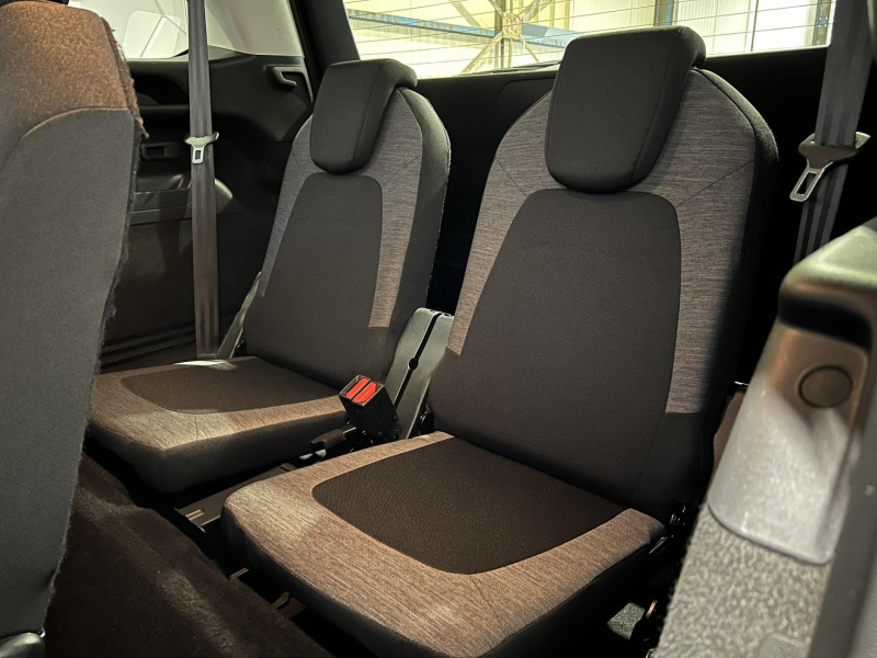 Photo 10 de l'offre de CITROEN GRAND C4 SPACETOURER BlueHDi 130 S&S EAT8 Business 7 Places à 14990€ chez VL Auto