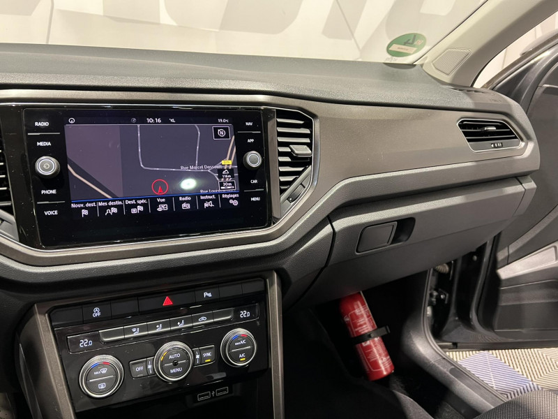 Photo 13 de l'offre de VOLKSWAGEN T-ROC 1.6 TDI 115 Start/Stop BVM6 Lounge à 18490€ chez VL Auto