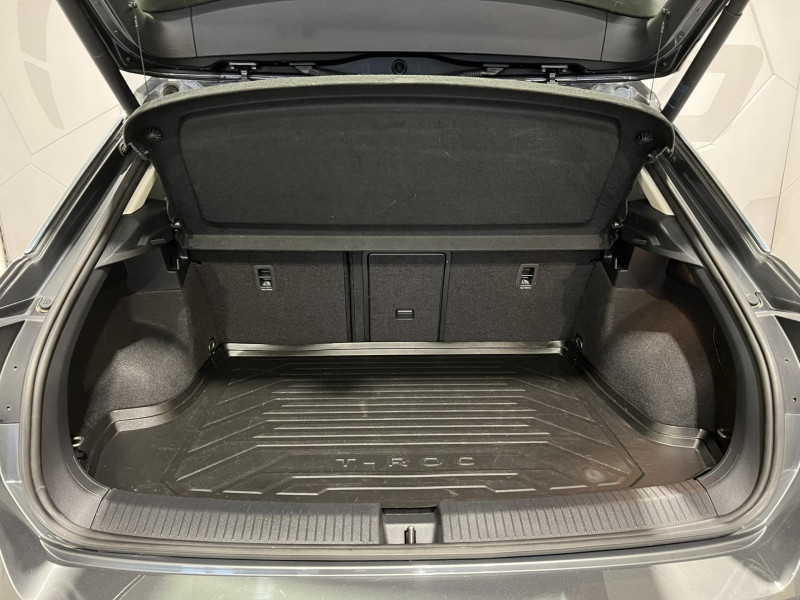 Photo 10 de l'offre de VOLKSWAGEN T-ROC 1.6 TDI 115 Start/Stop BVM6 Lounge à 18490€ chez VL Auto