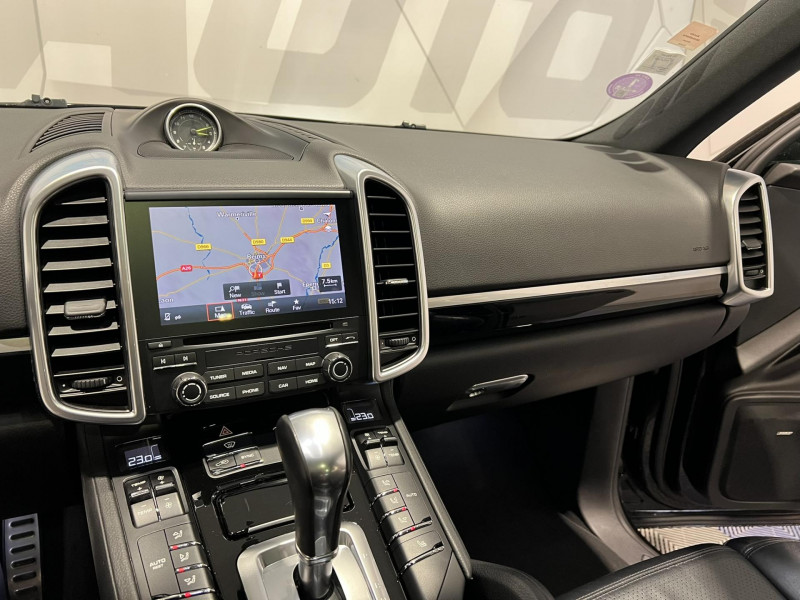 Photo 11 de l'offre de PORSCHE CAYENNE 3.0 V6 416 ch S E-Hybrid Tiptronic BVA à 39990€ chez VL Auto