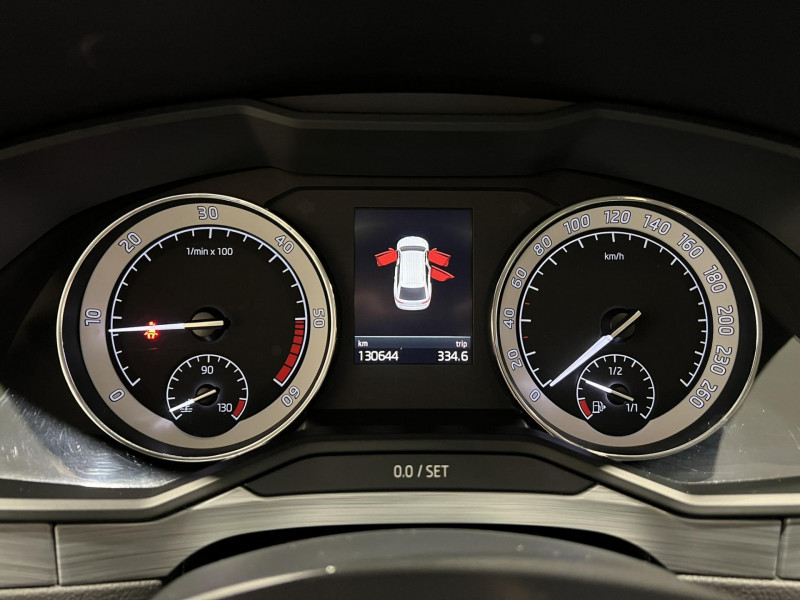 Photo 11 de l'offre de SKODA SUPERB COMBI 2.0 TDI 150 SCR DSG7 Business à 18990€ chez VL Auto