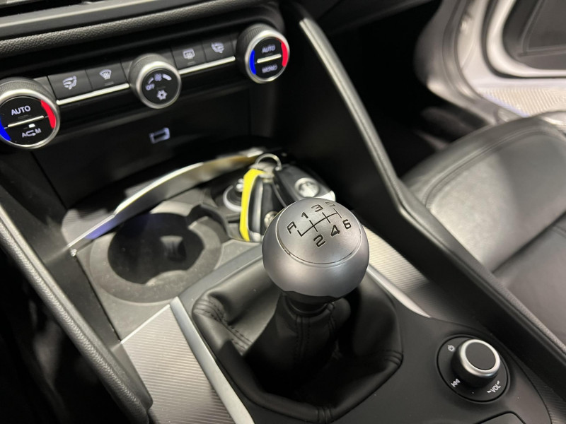 Photo 14 de l'offre de ALFA ROMEO GIULIA 2.2 180 ch Super à 16990€ chez VL Auto