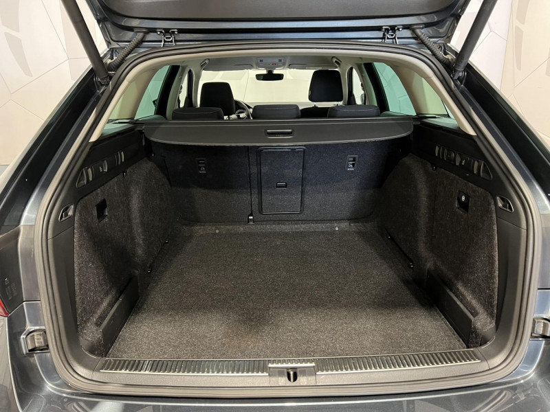 Photo 10 de l'offre de SKODA SUPERB COMBI 2.0 TDI 150 SCR DSG7 Business à 18990€ chez VL Auto