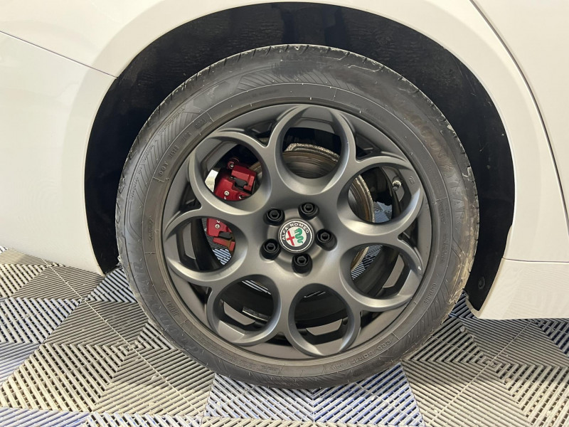 Photo 18 de l'offre de ALFA ROMEO GIULIA 2.2 180 ch Super à 16990€ chez VL Auto