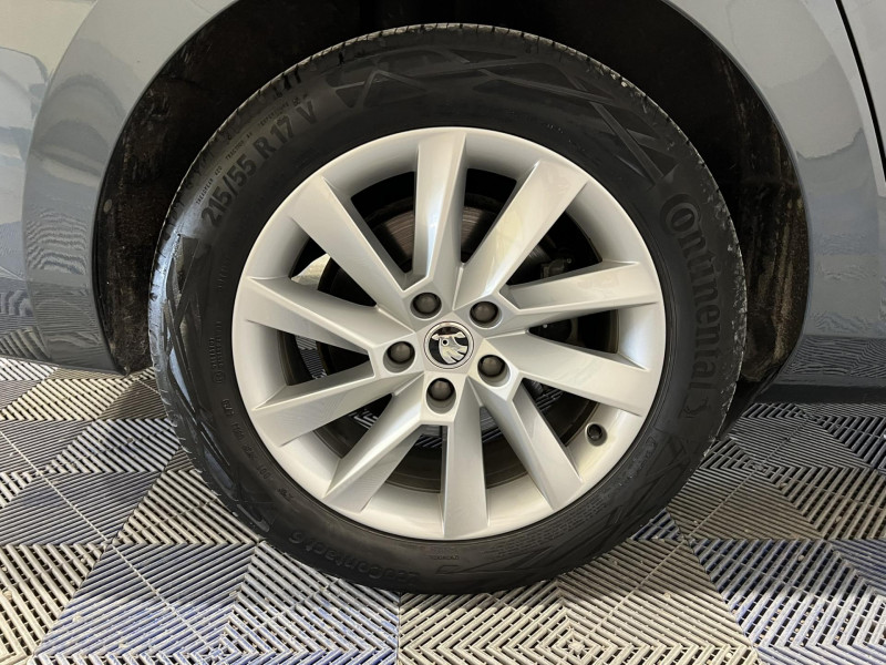 Photo 18 de l'offre de SKODA SUPERB COMBI 2.0 TDI 150 SCR DSG7 Business à 18990€ chez VL Auto