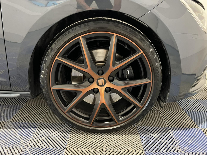 Photo 20 de l'offre de SEAT LEON 2.0 TSI 290 DSG7 Cupra à 29990€ chez VL Auto