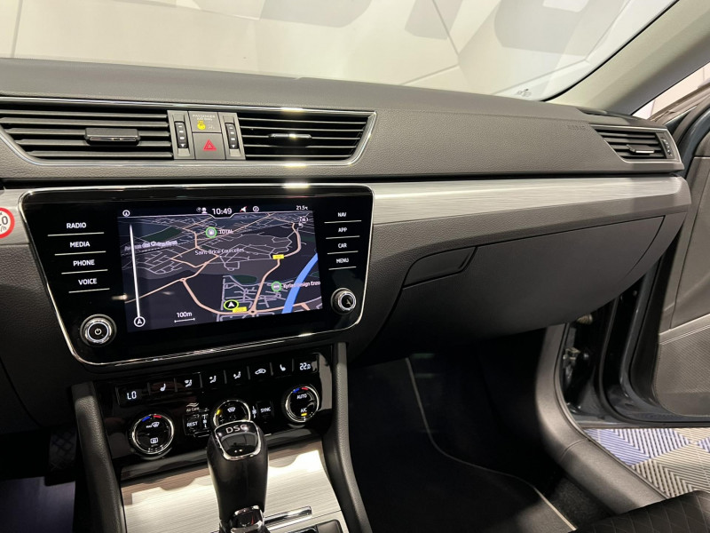 Photo 12 de l'offre de SKODA SUPERB COMBI 2.0 TDI 150 SCR DSG7 Business à 18990€ chez VL Auto