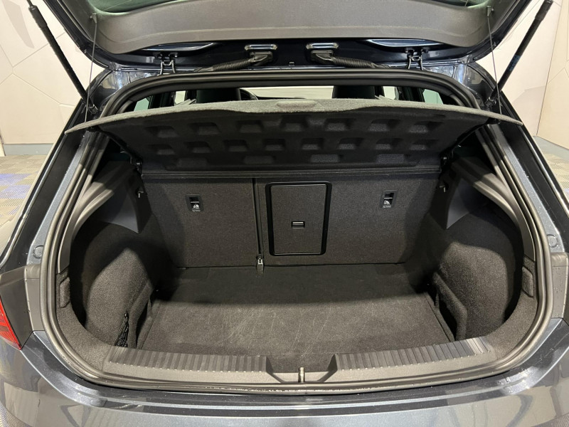 Photo 10 de l'offre de SEAT LEON 2.0 TSI 290 DSG7 Cupra à 29990€ chez VL Auto