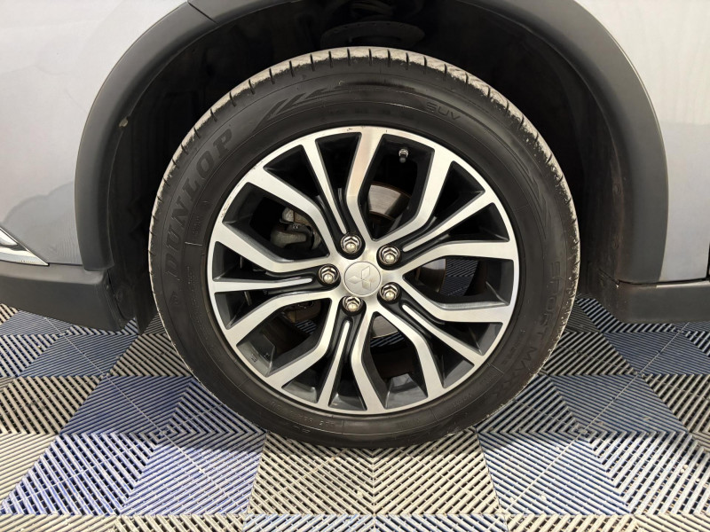 Photo 19 de l'offre de MITSUBISHI OUTLANDER 2.2 DI-D 150 4WD Instyle BVA 7 Places à 16990€ chez VL Auto