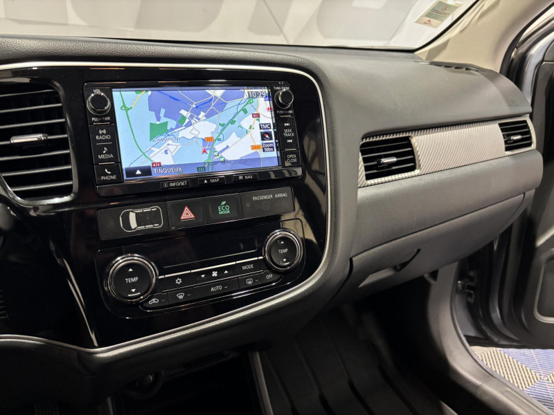 Photo 11 de l'offre de MITSUBISHI OUTLANDER 2.2 DI-D 150 4WD Instyle BVA 7 Places à 16990€ chez VL Auto