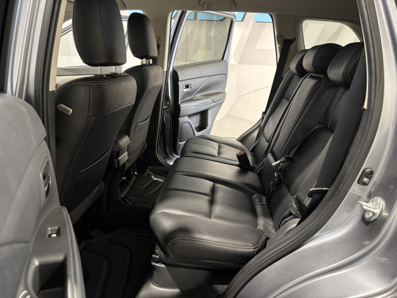 Photo 8 de l'offre de MITSUBISHI OUTLANDER 2.2 DI-D 150 4WD Instyle BVA 7 Places à 16990€ chez VL Auto
